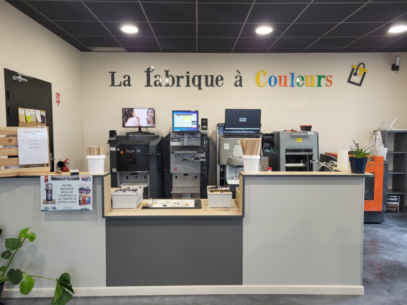 Laissez aller votre originalité décorative avec des teintes de peinture sur-mesure